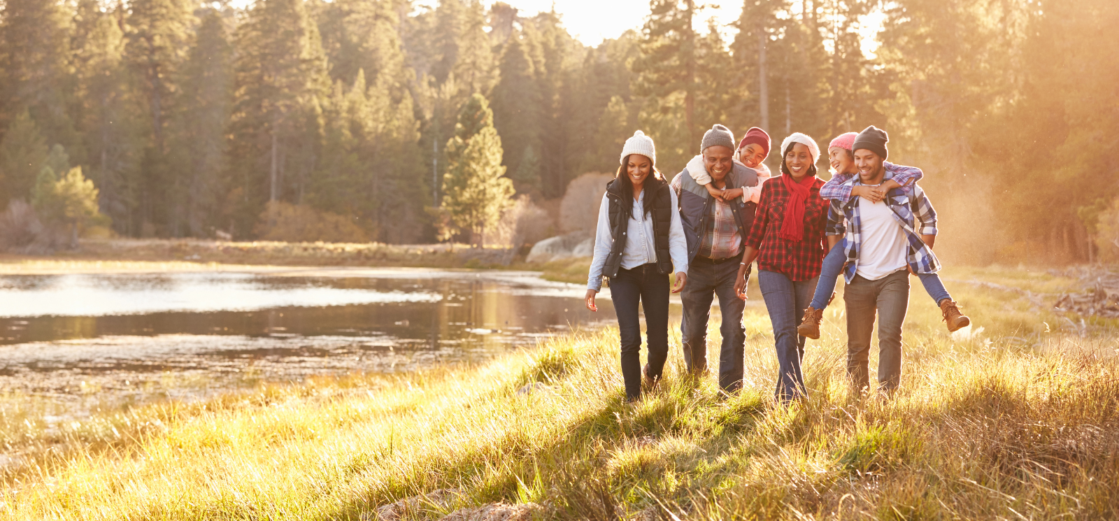 A family of 6 outside. 